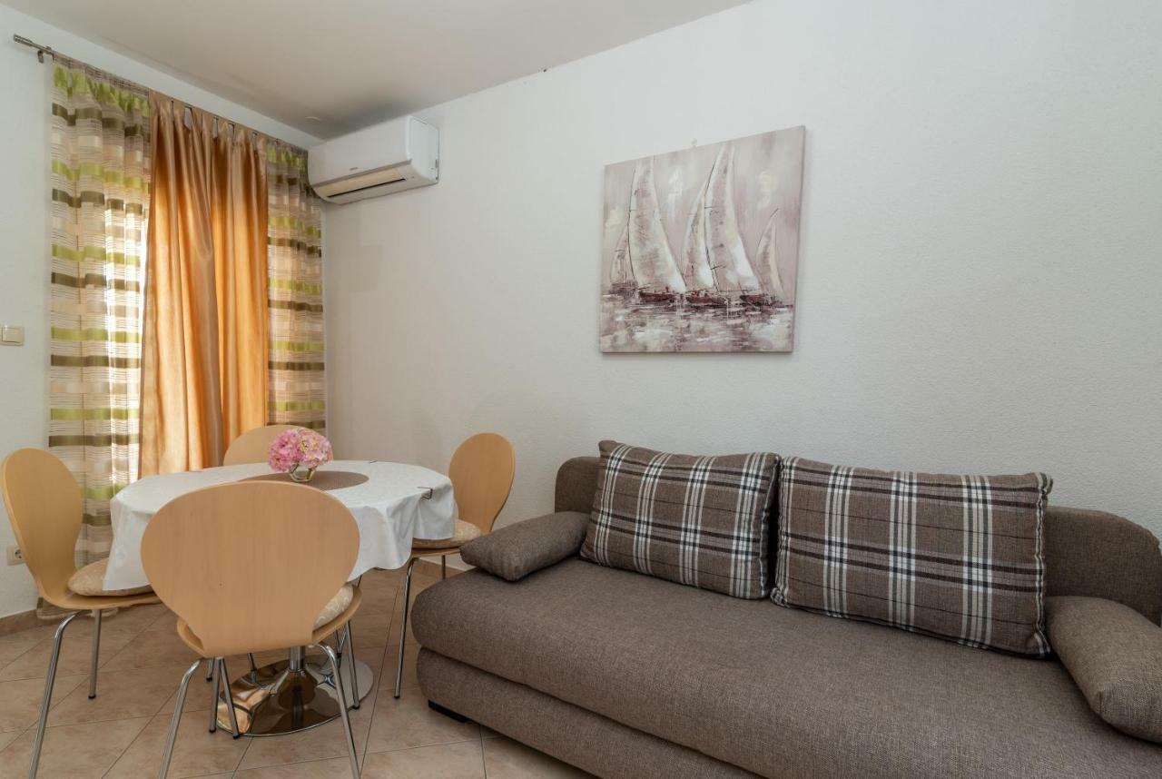 Apartment Nives Trogir Luaran gambar